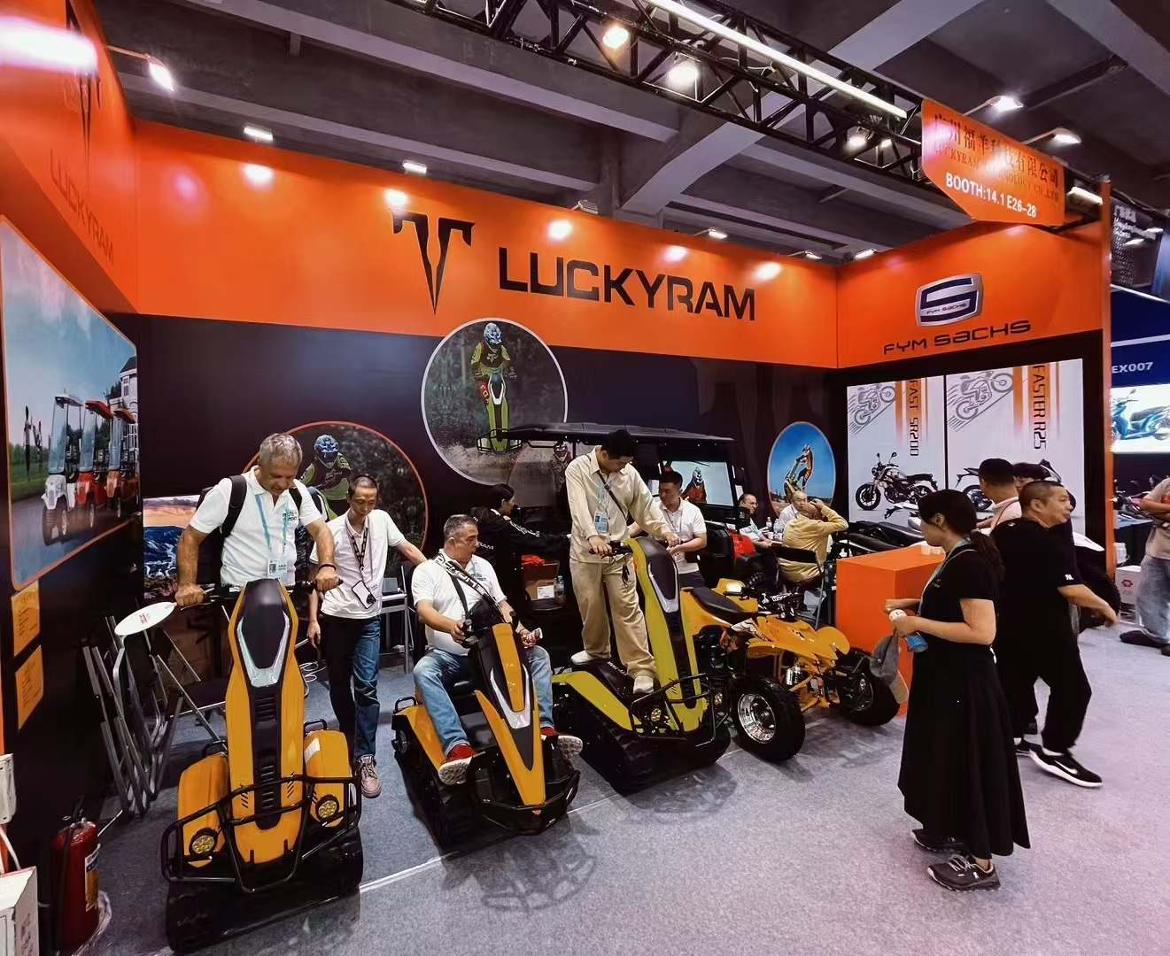 Luckyram ATVS fanger øyne av utenlandske kjøpere på 136. Canton Fair