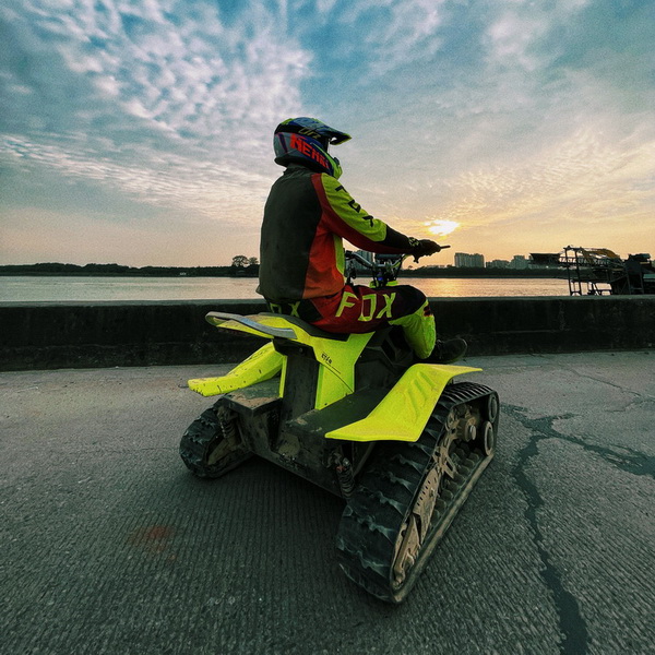 Elektrisk snøscooter med sete